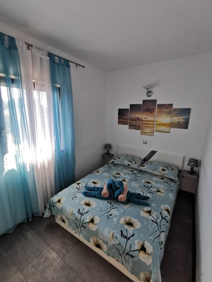 Apartmani Tajana Sukosan Exterior photo